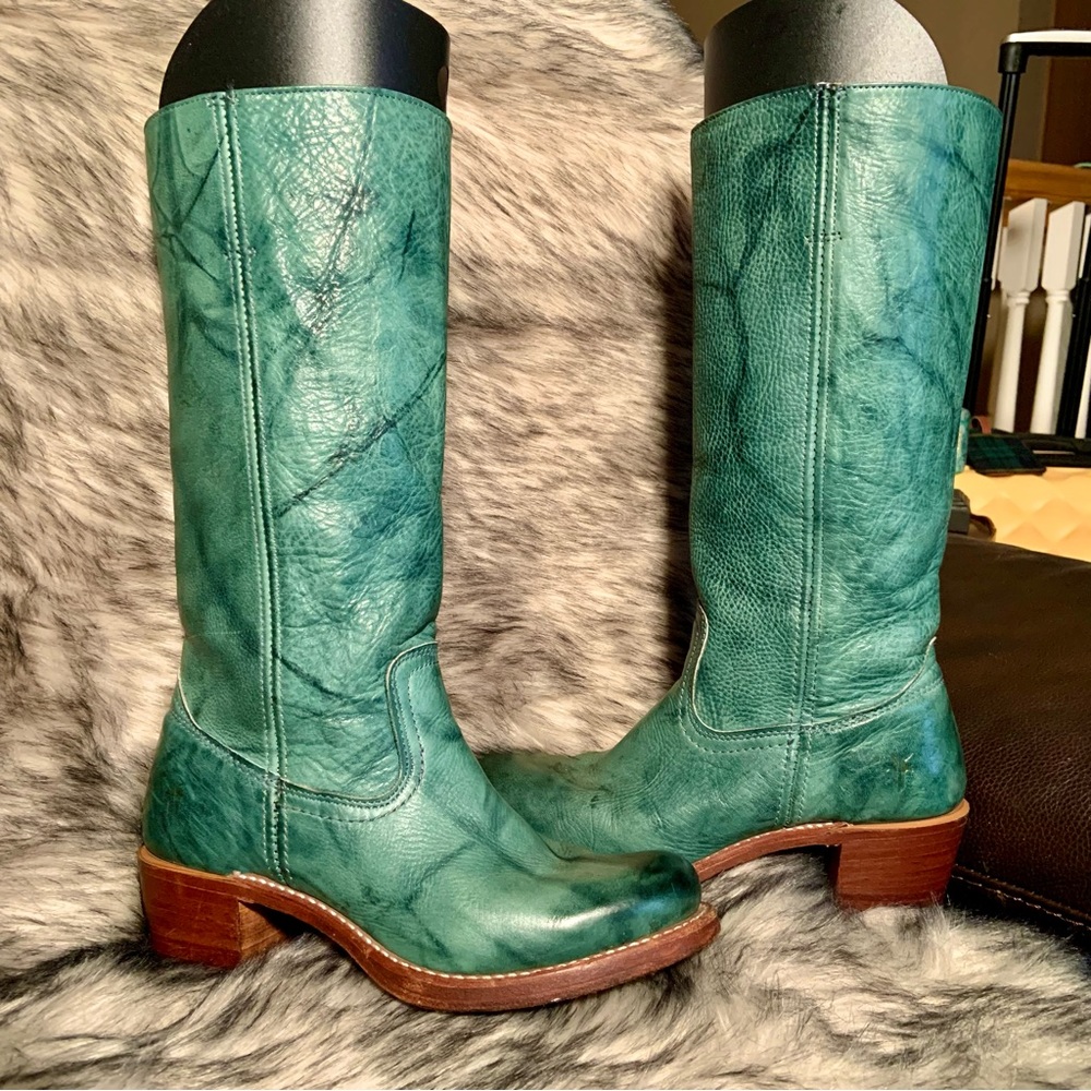 Gorgeous Very Rare Frye Boots